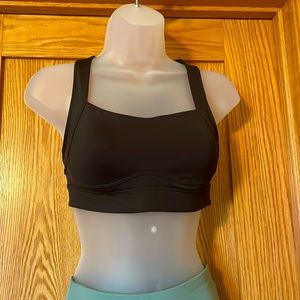 Old Navy workout bra (GO-DRY) Women’s size small. Color hunter green